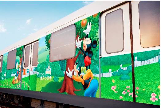 米奇陪你坐地铁 上海迪士尼主题“痛列车”上线(组图)