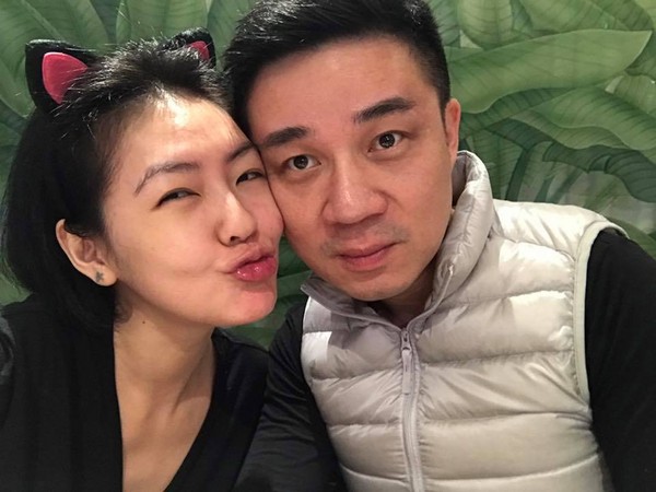 据台湾媒体报道,小s徐熙娣与老公许雅钧结婚12年,育有3个宝贝