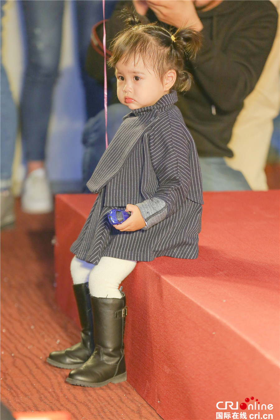 《妈妈是超人》安吉小鱼儿抢风头 马雅舒混血宝宝颜值高