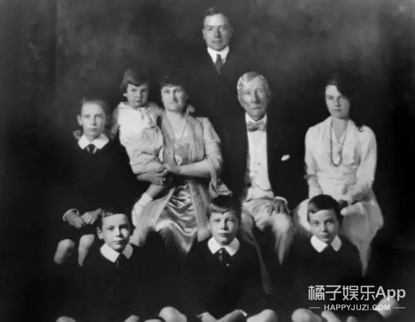 他是全球最年长亿万富豪，家族中有人被食人族吃掉