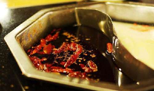 【食在重慶標題摘要】重慶人吃完火鍋後 怎樣去除身上火鍋味 【食在重慶標題摘要】重慶人吃完火鍋後 怎樣去除身上火鍋味