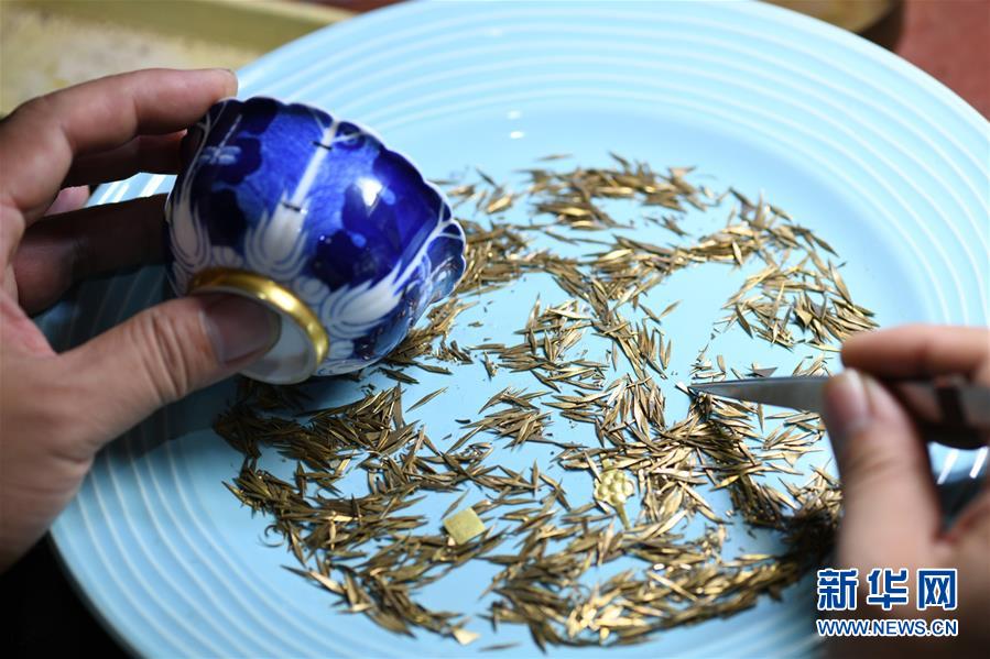 石家庄:传承锔瓷技艺 感受非遗魅力