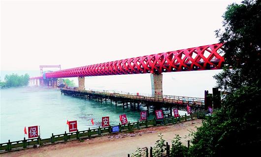 水源区新添地标景观 丹江口沧浪洲生态湿地步行桥试通行