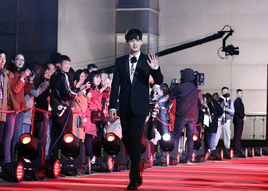 任嘉伦《跨界歌王》自夸四可以 掩面直呼自己都不好意思了