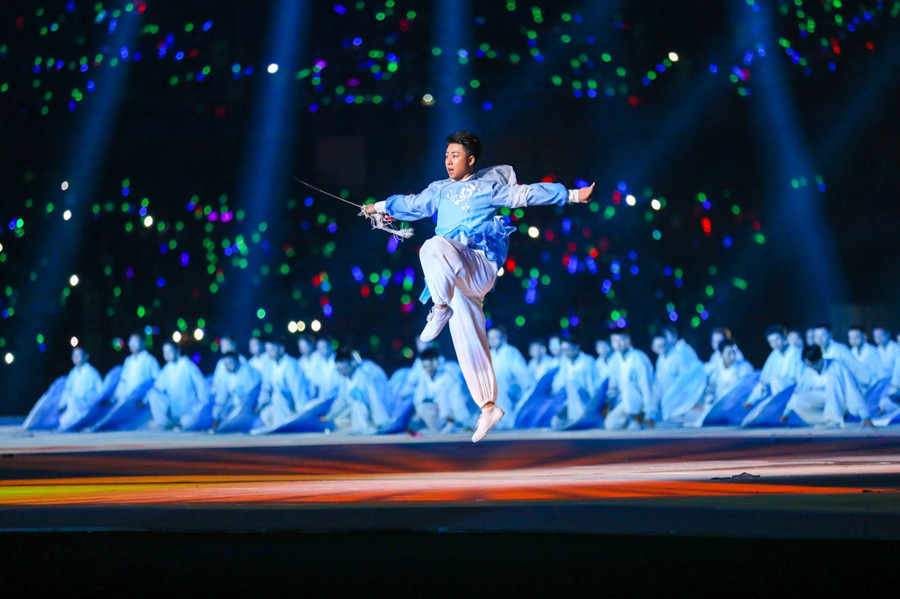 【原创】【即时新闻】【移动版】【焦点图】【CHINANEWS带图列表】【CRI看山西-列表】【三晋大地-太原】惊艳！山西省运会开幕式闪耀三晋大地