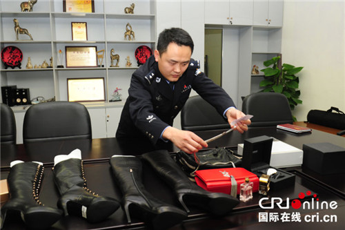 【CRI专稿列表】重庆市破获跨省入室盗窃案 涉案金额达300万元