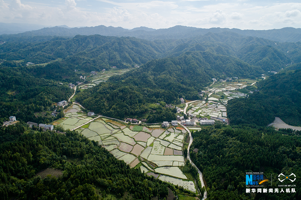 航拍重庆石柱 高山之上有凉风