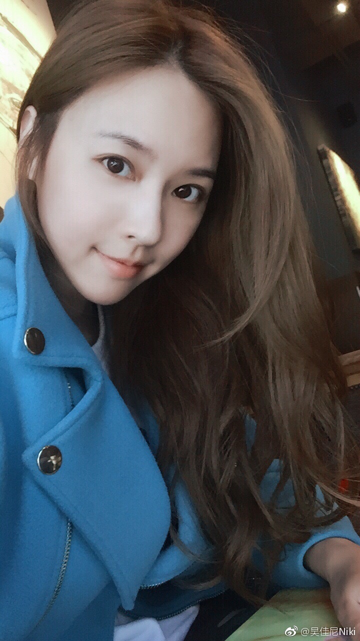 马景涛娇妻晒性感健身照 该瘦的瘦该有肉的有肉