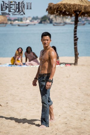 吴京胸肌令谢楠"扎心" 为拍《战狼2》体脂降至8%