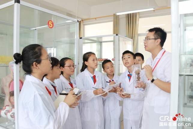 【唐已審】防城港確保讓每位學生不失學、不輟學 【唐已審】防城港確保讓每位學生不失學、不輟學