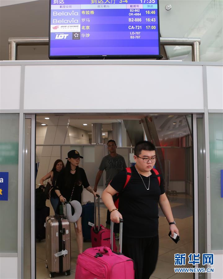 中白互免签证协定生效 首批中国公民免签入境