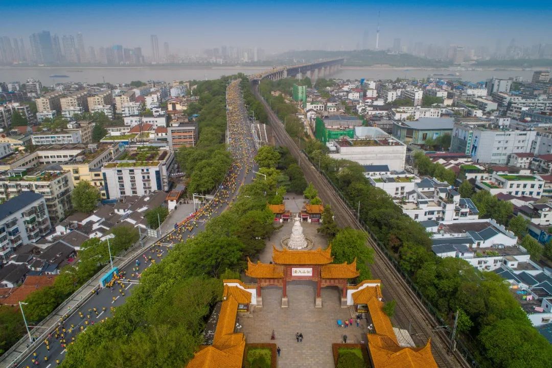 震撼！全景航拍今天的武漢 沒去跑漢馬真的感覺虧大了