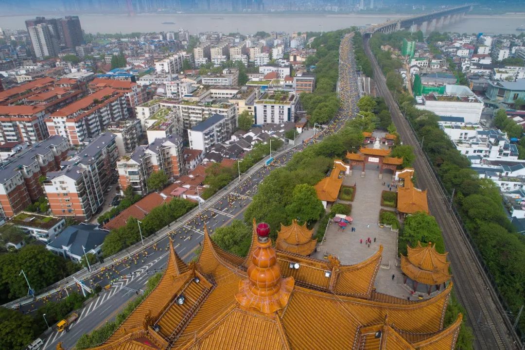 震撼！全景航拍今天的武漢 沒去跑漢馬真的感覺虧大了