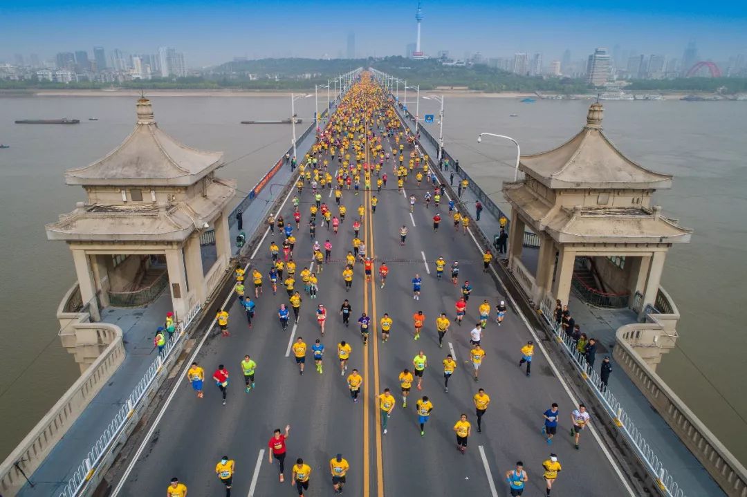 震撼！全景航拍今天的武漢 沒去跑漢馬真的感覺虧大了