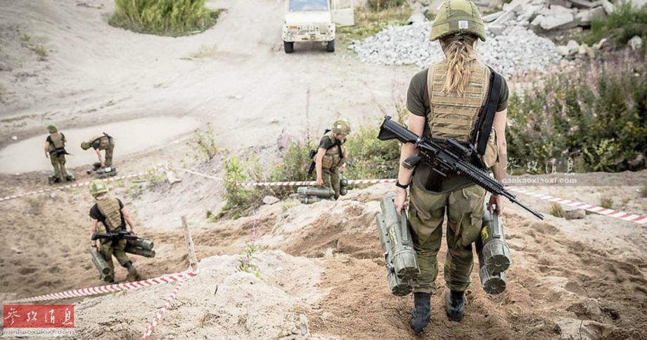 把特种兵摁在冷水里很疯狂?海豹队员:这样有益健康 把特种兵摁在冷水里很疯狂?海豹队员:这样有益健康