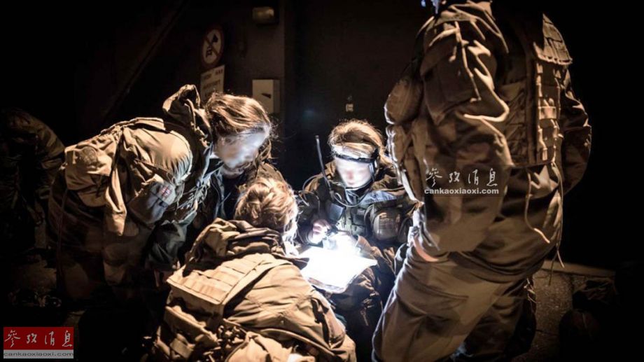 把特种兵摁在冷水里很疯狂?海豹队员:这样有益健康 把特种兵摁在冷水里很疯狂?海豹队员:这样有益健康