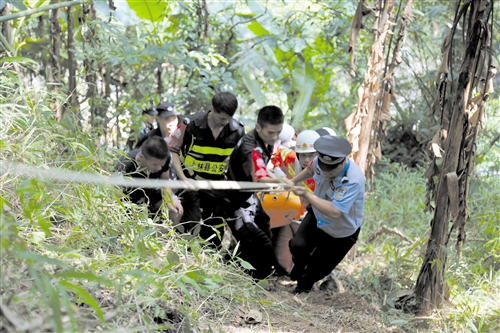 南寧：警民合力上演“生命大救援”