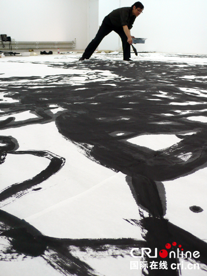 “会通之界：潘公凯作品展”在苏州展出