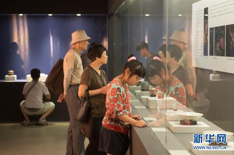 “長物為伴·宋明文人之雅致生活”展覽在杭州舉行