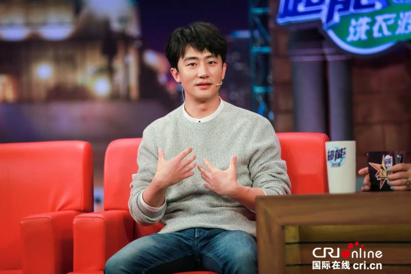 黄轩金星秀首度回应恋情耿直程度令金姐咋舌