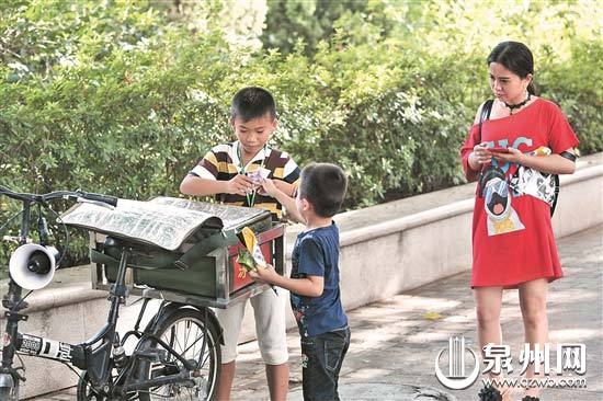 另類暑假體驗 10歲娃街頭賣冰棍 收益三分之二要“孝敬”父母