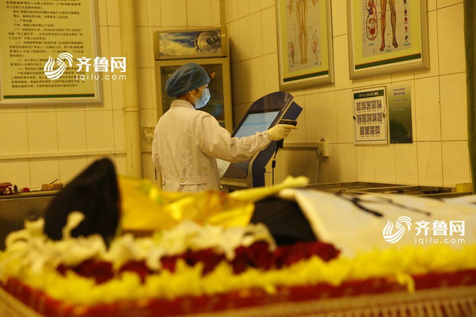 90后入殓师4年为6000位逝者整容 看过太多生死拥有一颗简单心