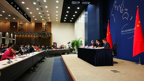 中国外交部就习近平出访芬兰和中美元首会晤举行吹风会