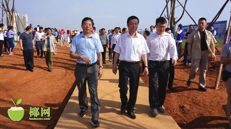 【瓊島先鋒】【即時快訊】海南“綠化寶島”大行動拉開序幕 【瓊島先鋒】【即時快訊】海南“綠化寶島”大行動拉開序幕