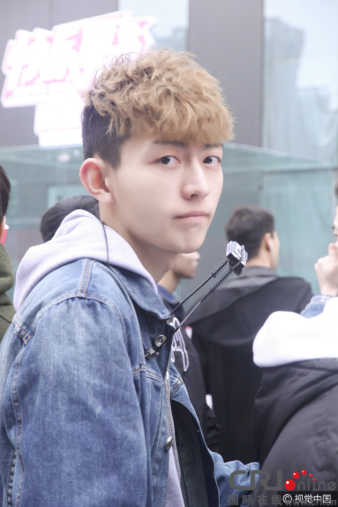 各大赛区的海选现场还涌现了不少帅气阳光的小哥哥,甚至复旦大学,四川