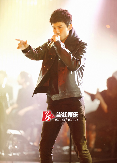 《歌手》十强突围 李健放话“拿第一”张杰挑战说唱