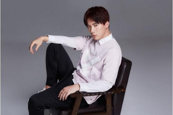 “锤哥”李明霖再展音乐才华 新作《杰西卡》复古来袭