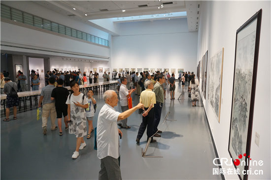 （供稿 文體列表 ChinaNews帶圖列表 移動版）"勞思嚴佩玲伉儷雙八十畫展"在蘇州展出