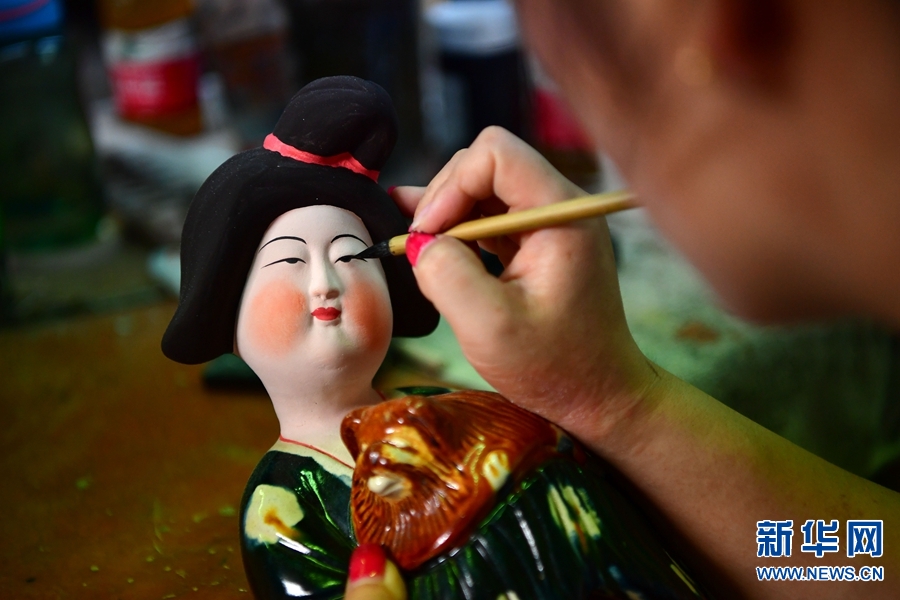 唐三彩:釉彩之光越千年