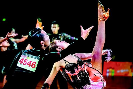 湖北省青少年体育舞蹈锦标赛收官 舞动青春梦想不息