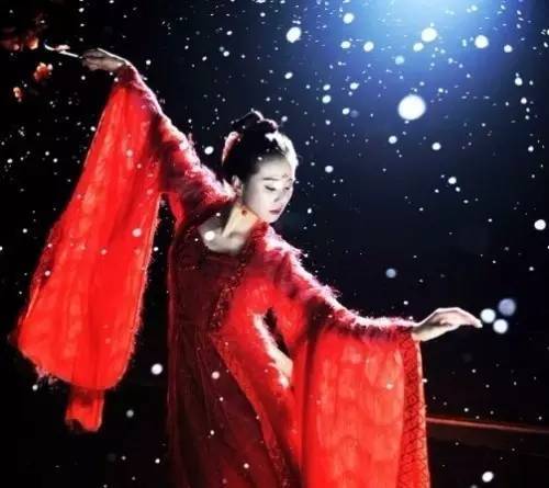 能hold住古装红衣的女星 谁最倾国倾城?