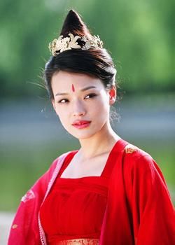 能hold住古装红衣的女星 谁最倾国倾城?