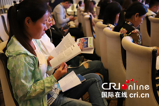 07【吉林】【供稿】【CRI看吉林（标题）】【社会民生（标题）】【关东黑土（长春）】【移动版（图）】长春市工商局净月分局开展政策宣讲活动