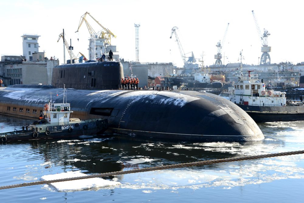 俄核潜艇完成整修返回基地组图