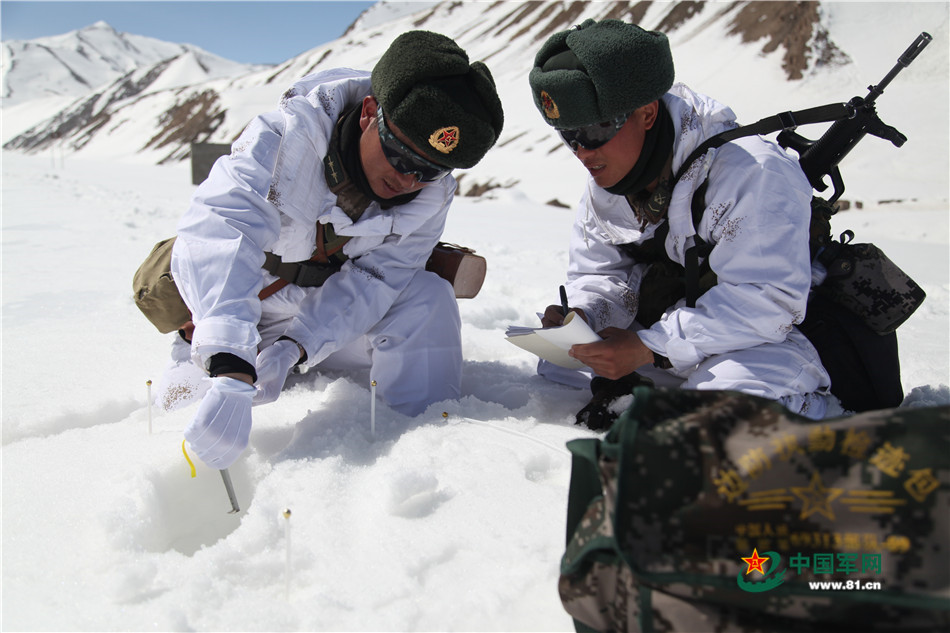 四月他们仍在踏雪戍边