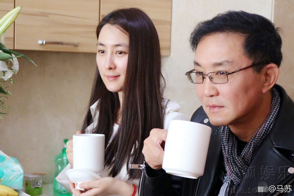 马苏晒与"达康书记"合影 比v卖萌心情好