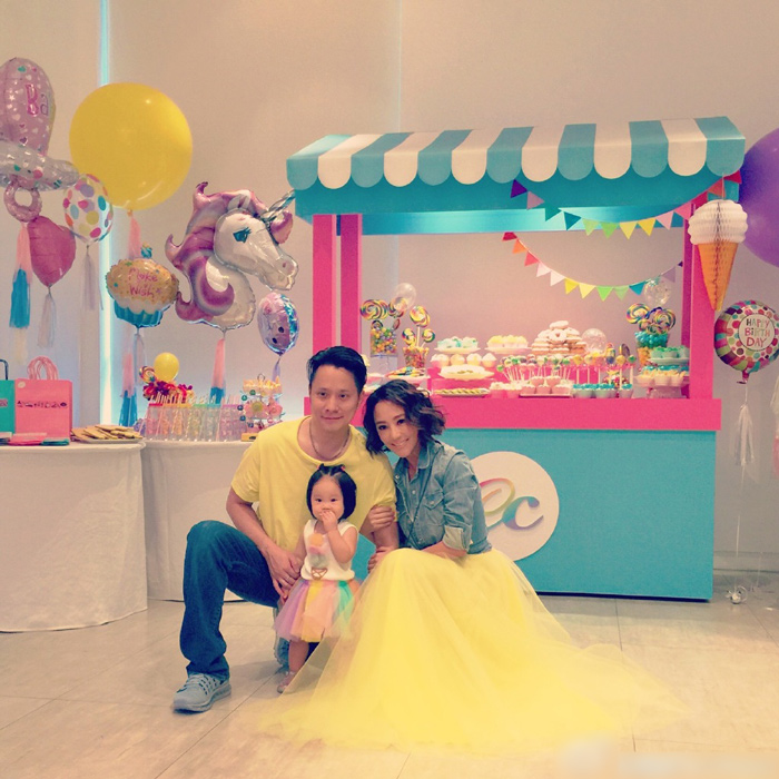 这胎是男孩?台湾第一千金关颖晒全家福 宣布再怀孕