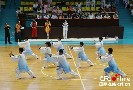 （供稿 文體列表 CHINANEWS帶圖列表 移動版）泰州興化戴南武術協會舉辦成立五週年慶典活動