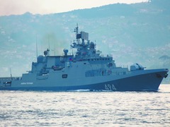 俄军新锐护卫舰驰援叙利亚 让美不敢轻举妄动？