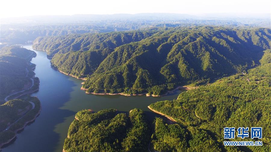 重庆石柱：太阳湖景美不胜收