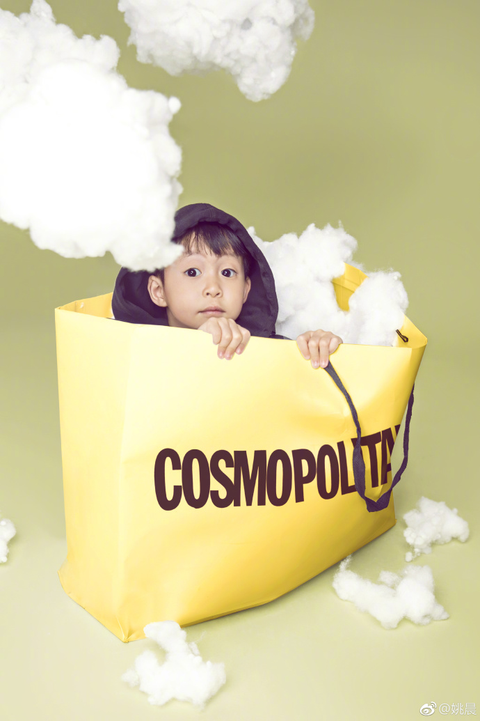 姚晨帶兒子登雜誌封面 網友:小土豆表情包上線