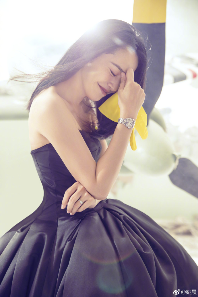 姚晨帶兒子登雜誌封面 網友:小土豆表情包上線