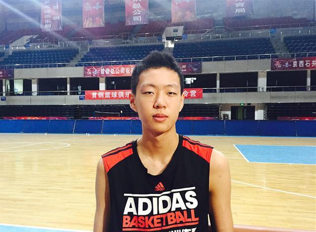 但据报道,山东的刘泽文已经接受专业的训练,将来或许会成为一代篮球