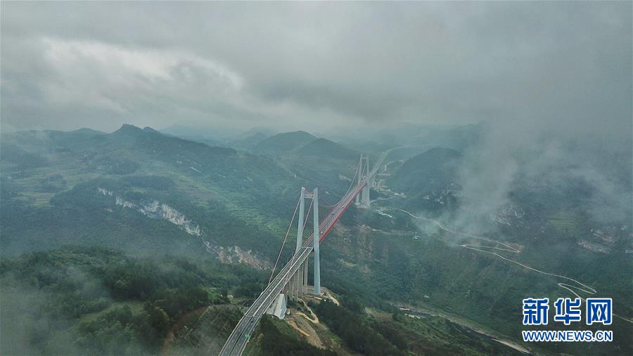 雾锁贵州瓮安清水河大桥