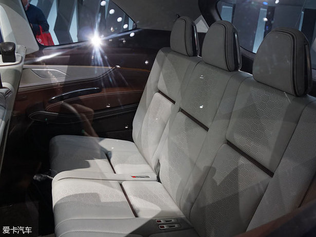 圖片默認標題 圖片默認標題