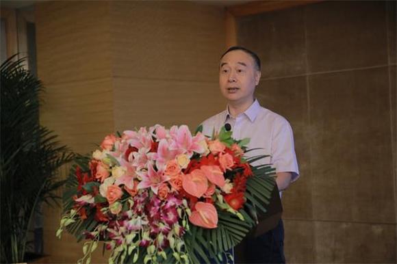 国家中医药管理局政策法规与监督司杨荣臣副司长,中华中医药学会刘平